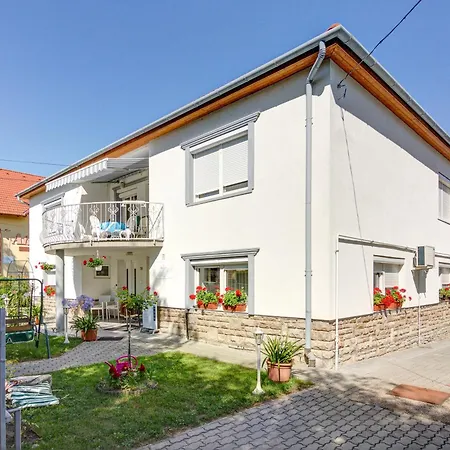Ilona Apartman